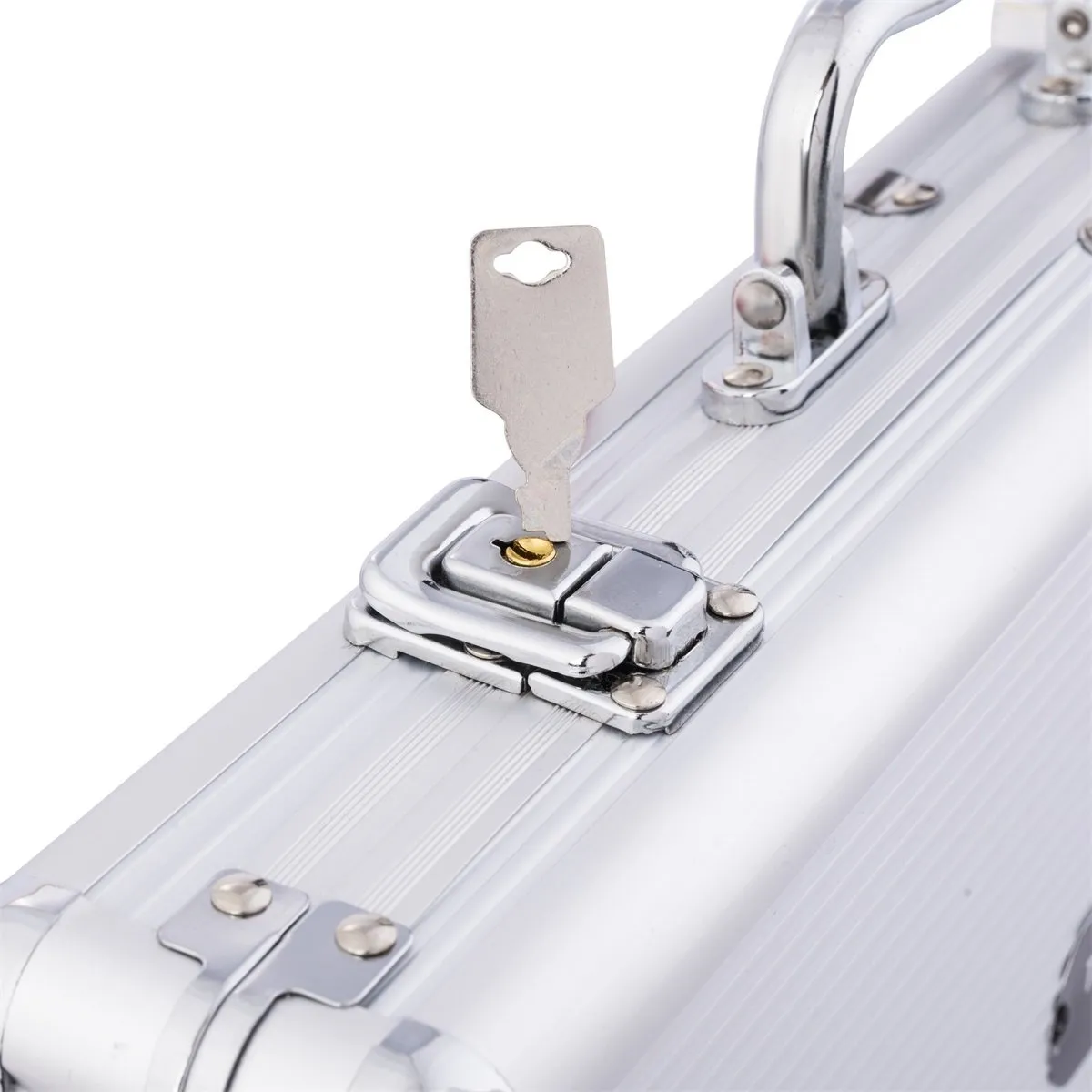 4bb68897741404e499c61198b3e38373ae239c23 Pokerio rinkinys sidabrinės spalvos dėkle, be verčių, 500 žetonų 11.5g