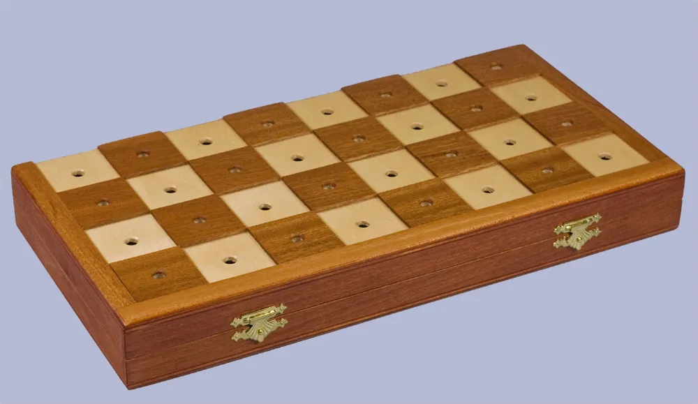 achmatai_akliesiems_ir_sutrikusio_reg_jimo_3 Šachmatai akliesiems ir sutrikusio regėjimo 35x35x2,2cm