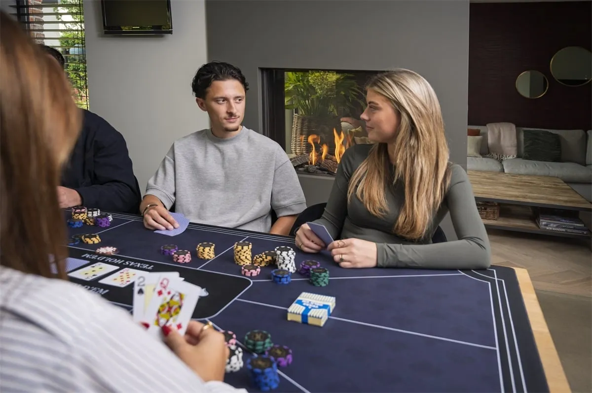 Pokerio rinkinys juodame dėkle 500 žetonų, 14g