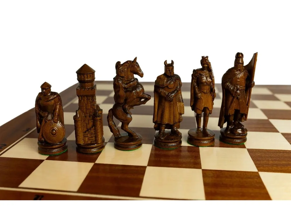 dsc1614-edit Šachmatai Knight 645x323x80mm, karalius 125mm