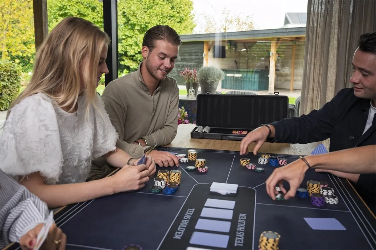 Pokerio rinkinys juodame dėkle 500 žetonų, 14g su vertėmis