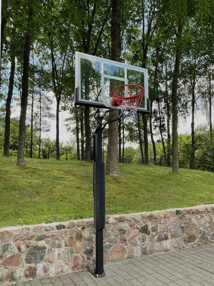 ibetonuojamas_krepsinio_stovas_b-sport_fortus_ground_mounted_basketball_stand_11_1 Įbetonuojamas krepšinio stovas Bilaro Fortus 136x80cm, 8mm grūdintas stiklas