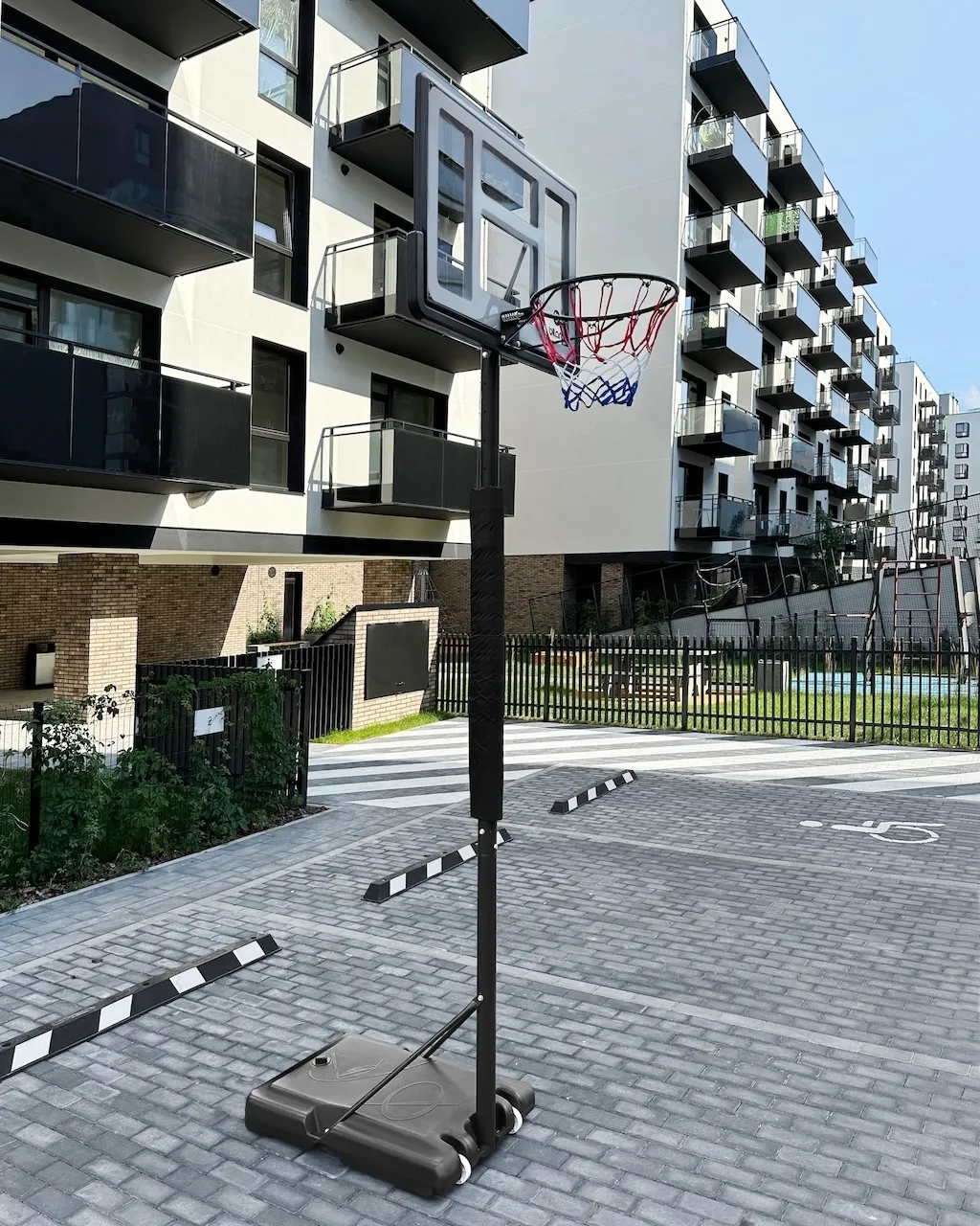 Mobilus krepšinio stovas Bilaro Madison 110x75cm + apsauga + kamuolys