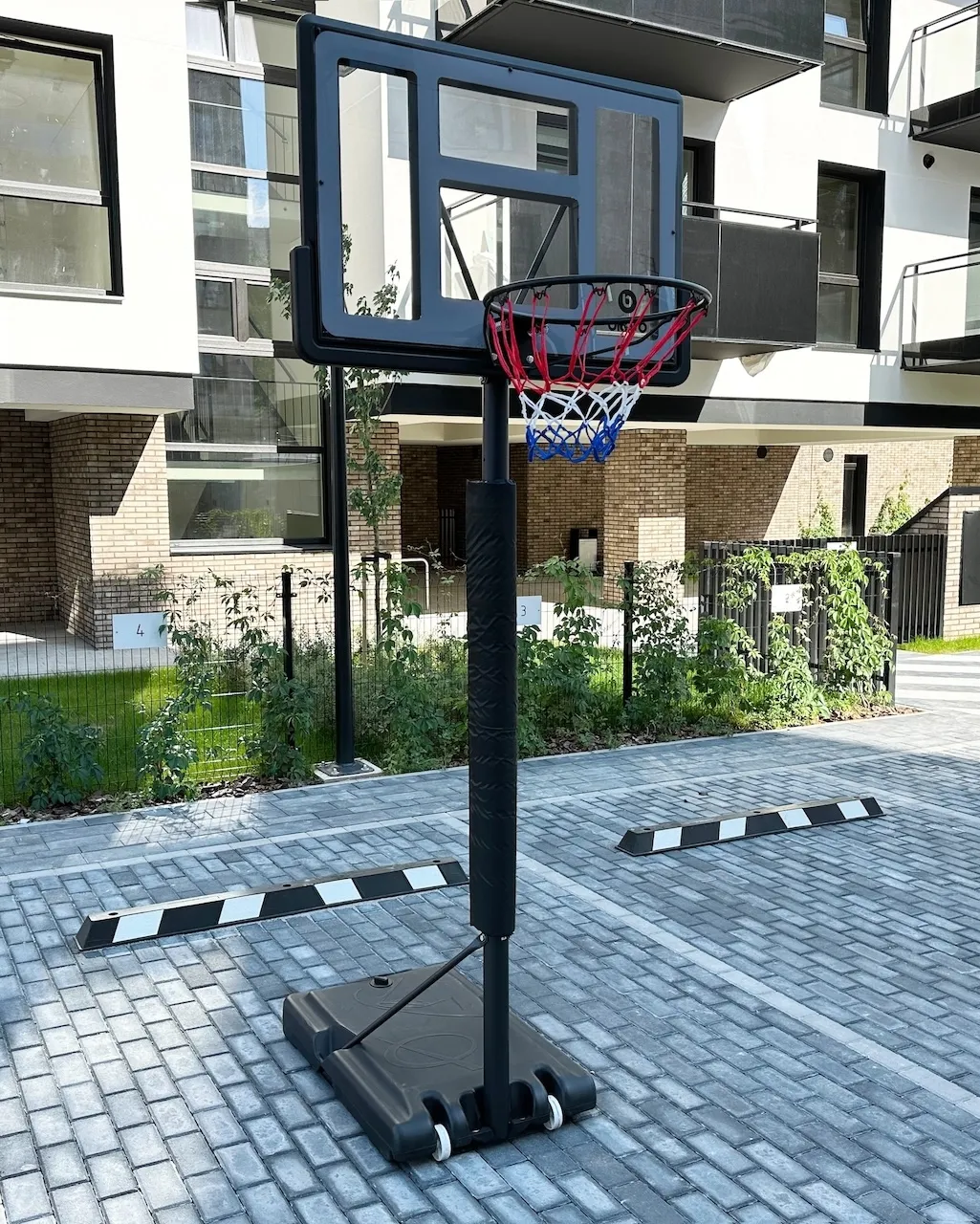 Mobilus krepšinio stovas Bilaro Madison 110x75cm + apsauga + kamuolys