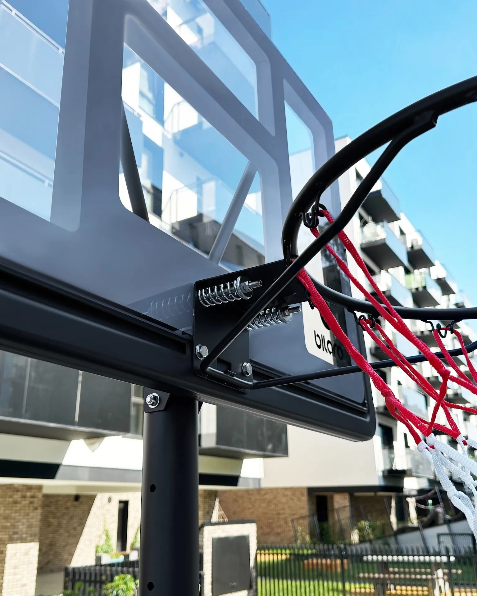 Mobilus krepšinio stovas Bilaro Madison 110x75cm + apsauga + kamuolys